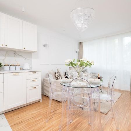 Glam & Modern By Cooee Apartments Varşovia Exterior foto