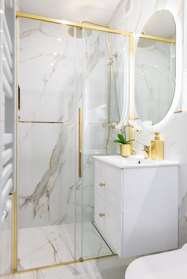 Glam & Modern By Cooee Apartments Varşovia Exterior foto