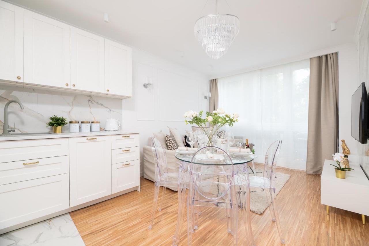 Glam & Modern By Cooee Apartments Varşovia Exterior foto