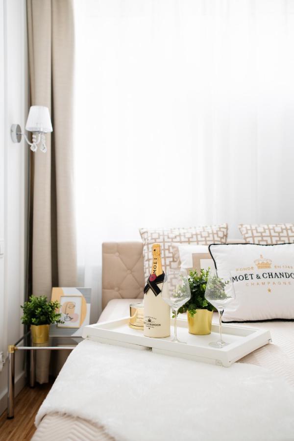 Glam & Modern By Cooee Apartments Varşovia Exterior foto